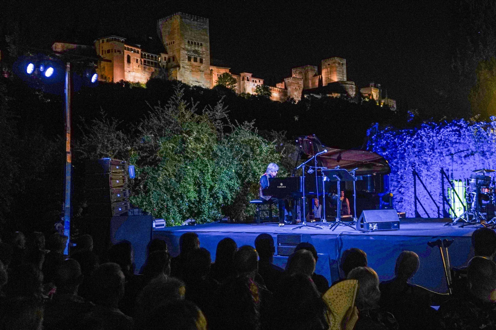 Esperanza Fernández y el piano de Chano Domínguez enmudecen a la Alhambra: las imágenes