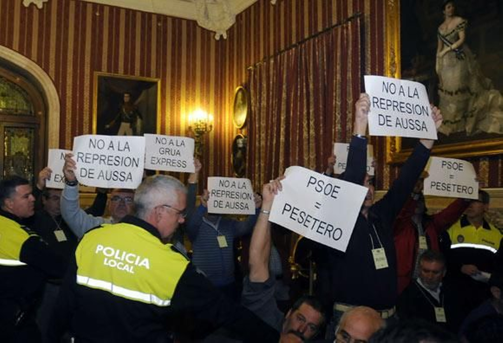 Gruistas denunciarán ante el juzgado la retirada telemática de vehículos
