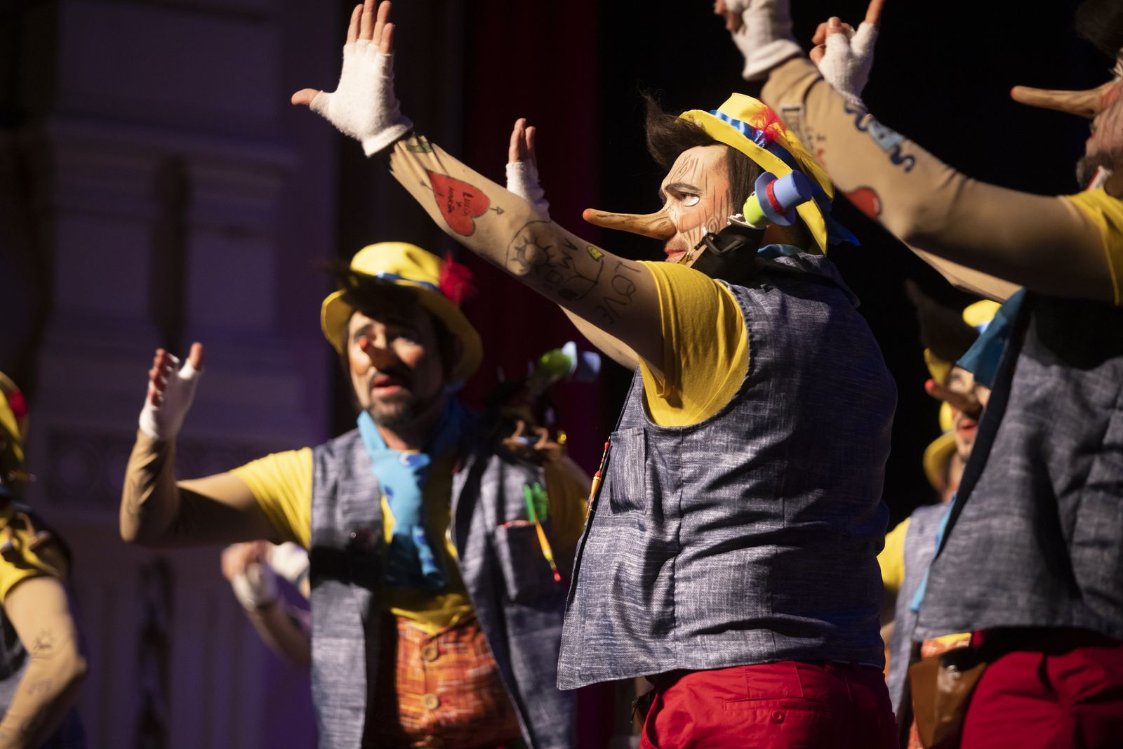Imágenes de la actuación de la murga de Ayamonte "Los embusteros" en el Carnaval Colombino
