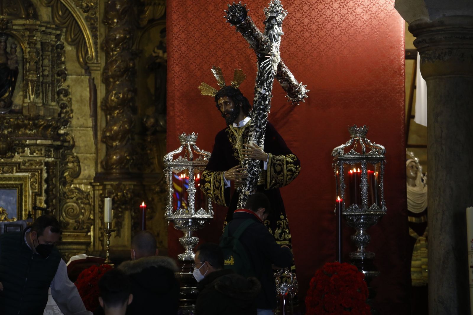 La archicofradía de la Vera-Cruz de Córdoba venera al Señor de los Reyes