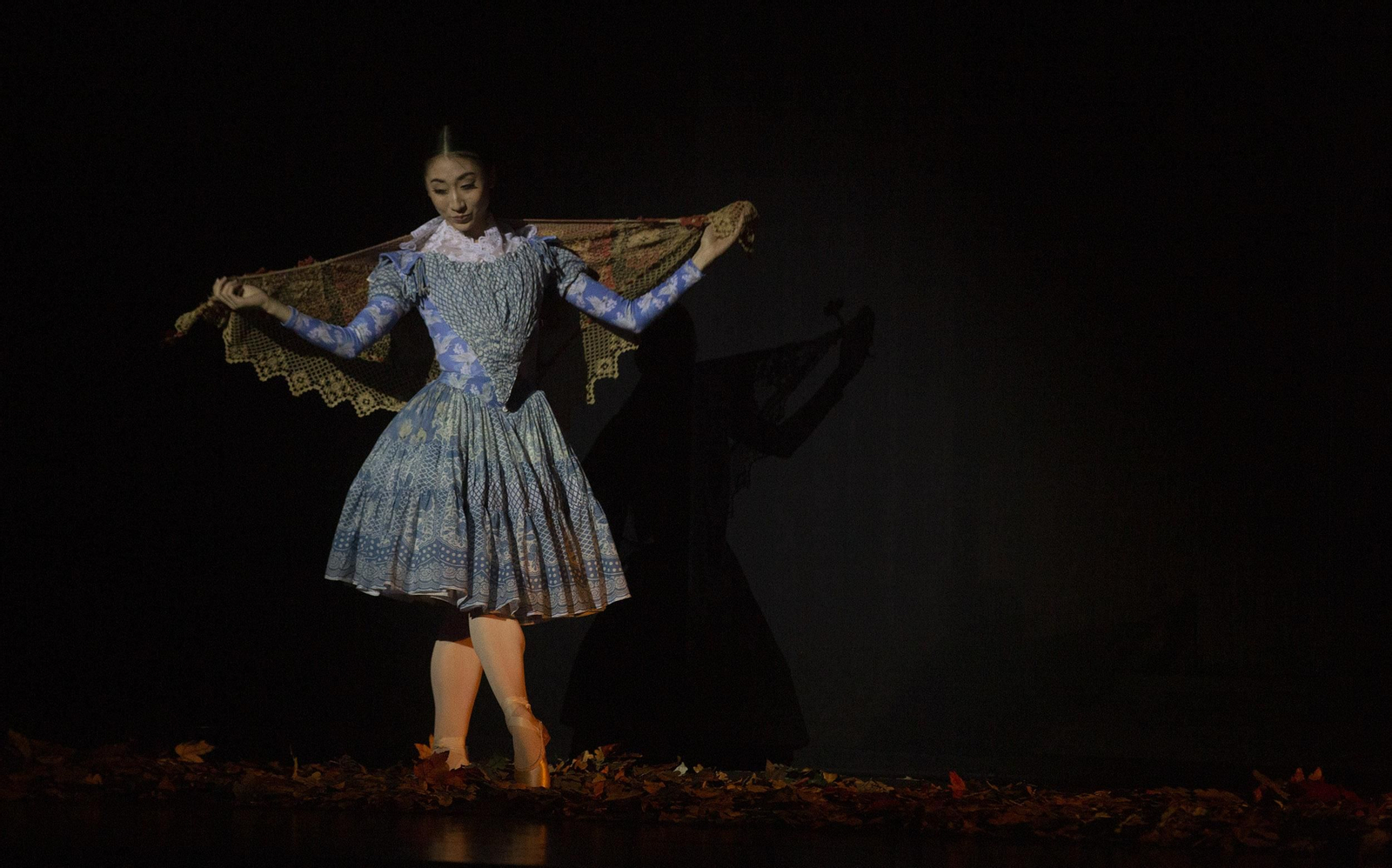 Las imágenes de 'Giselle' en el Teatro de la Maestranza