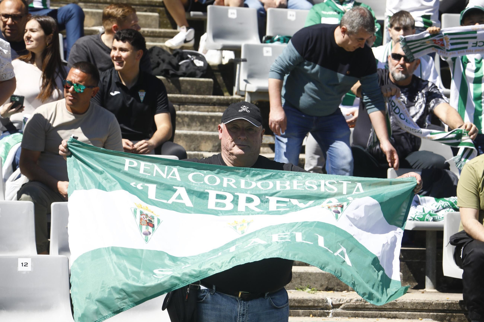 Las fotos del ambiente en El Arcángel para el Córdoba CF - Elche