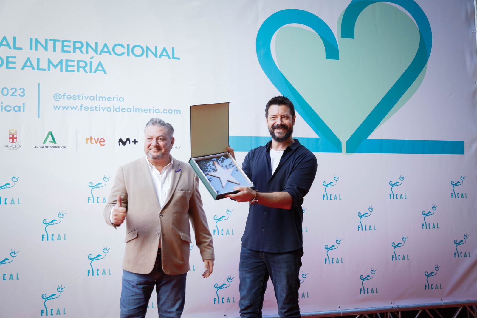 Imágenes en el paseo de la fama de Álvaro Morte