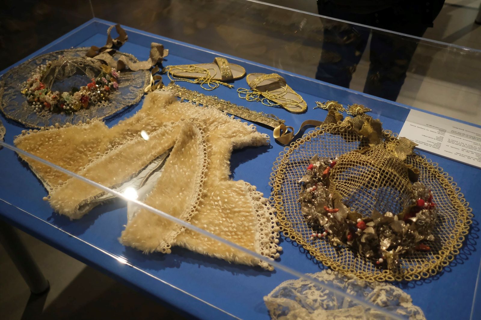 La exposición 'El resurgir de una devoción', de la Divina Pastora de las Almas de Córdoba, en imágenes