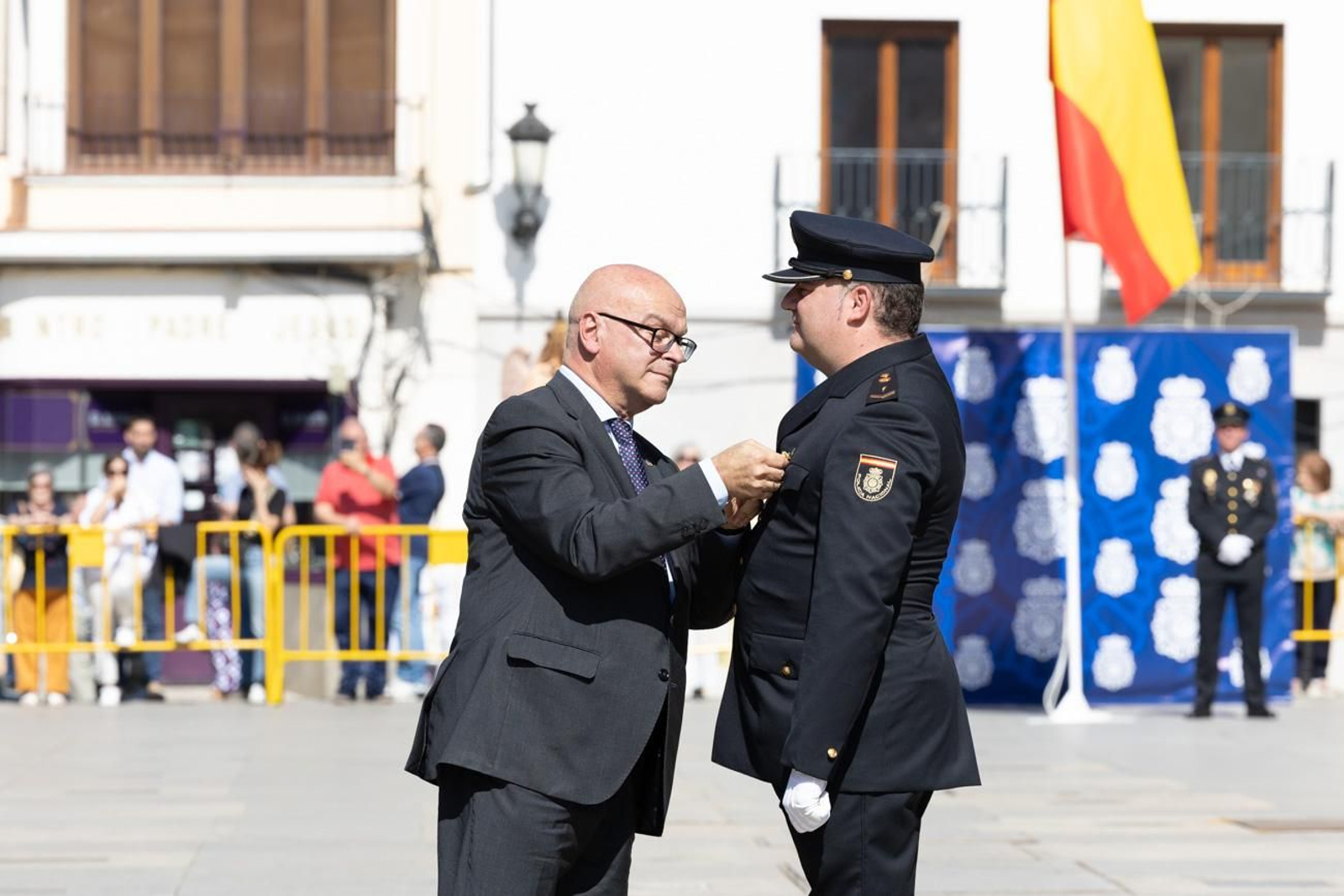 Acto por el día de la Policía Nacional, con motivo de la festividad los Santos Ángeles Custodios