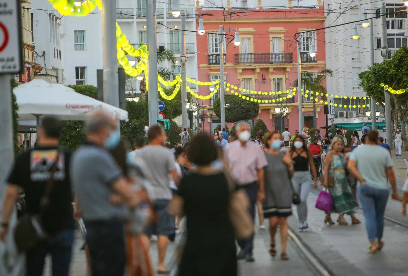 Tramos más céntricos de la calle Real, durante el mes de julio.