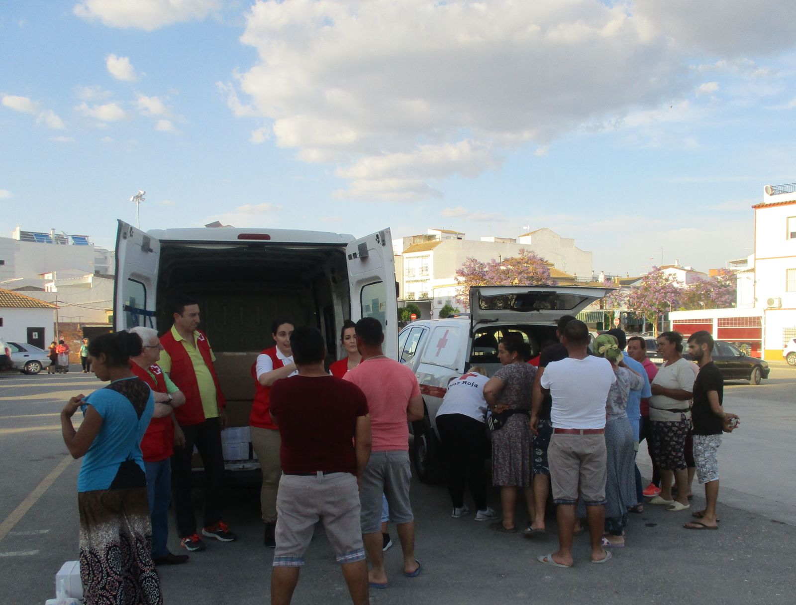 Cruz Roja asiste a temporeros.