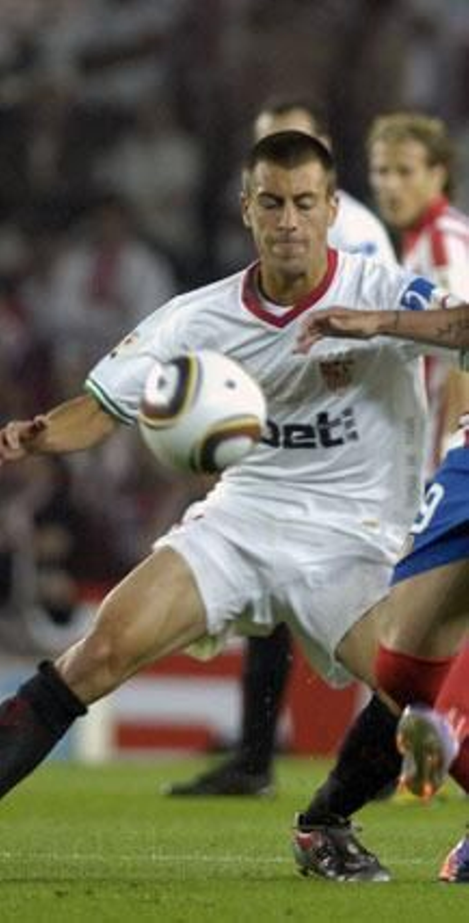 Luna, defensa
Edad: 20 años
Temp. en el club: 3ª
Goles en 10-11: 0
Contrato hasta: 2013