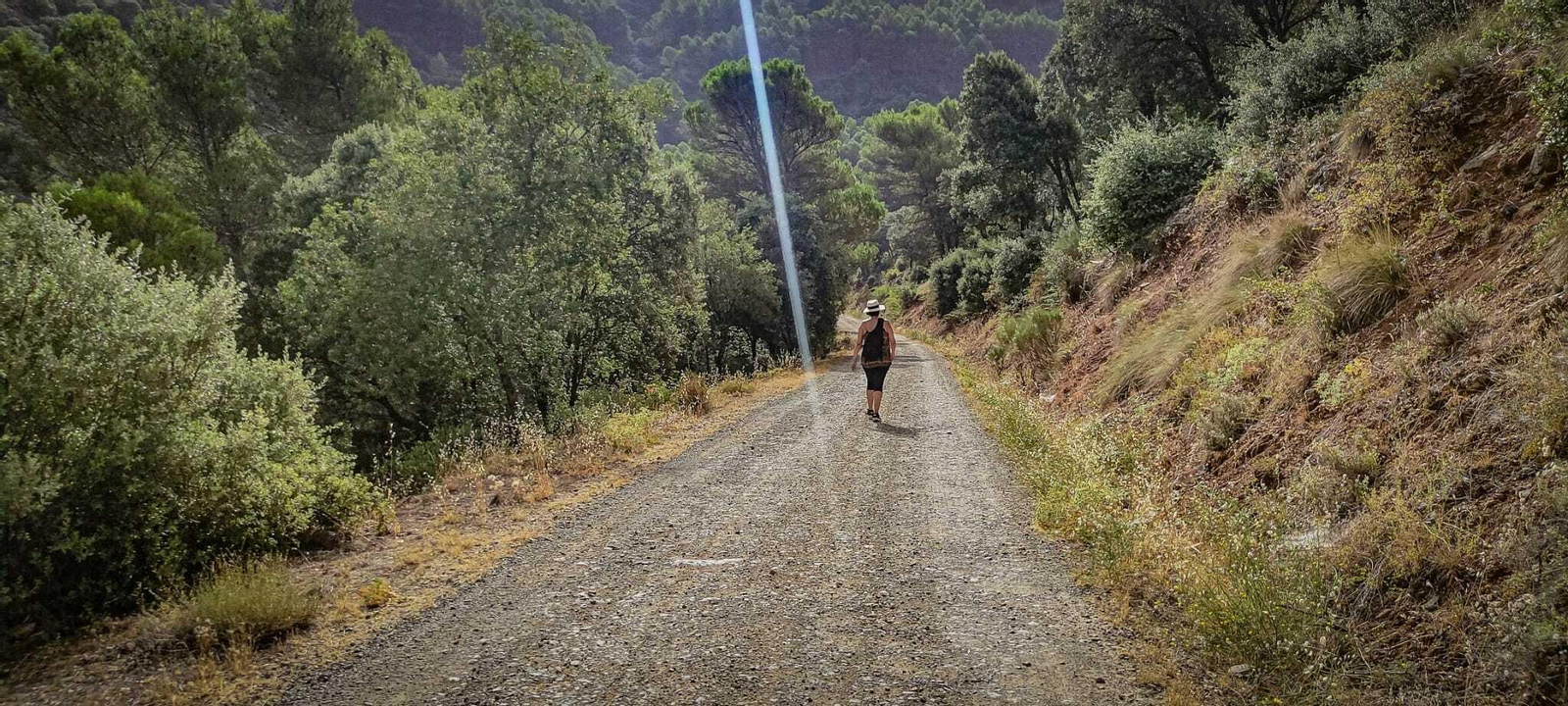 El trayecto es lineal, por lo que lo más recomendable es volver por el mismo camino.