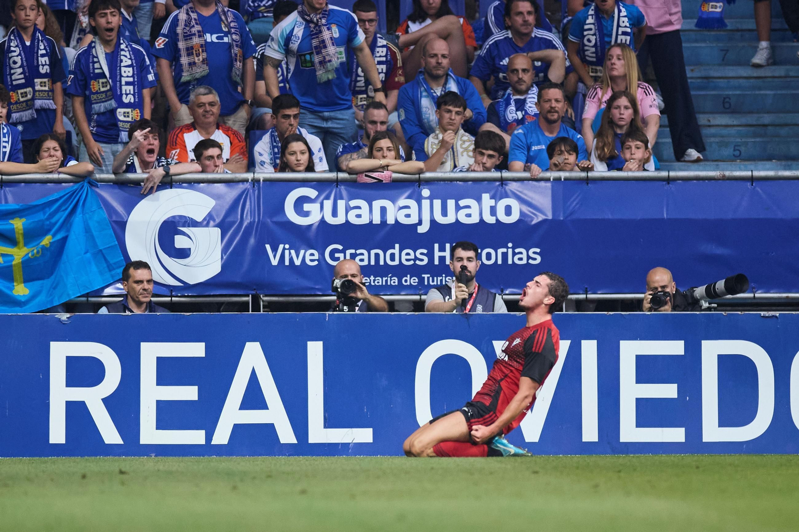 Las fotos del ascenso del Oviedo ante el Mirandés