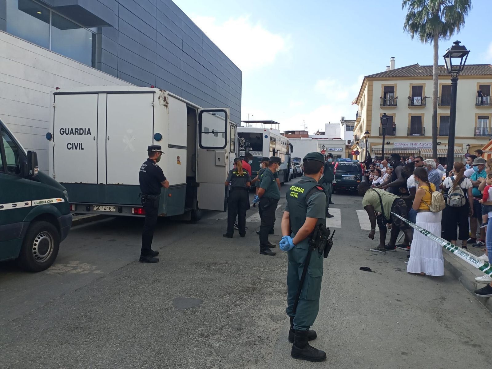 Imágenes de los detenidos en la operación Colón llegando al juzgado de La Palma