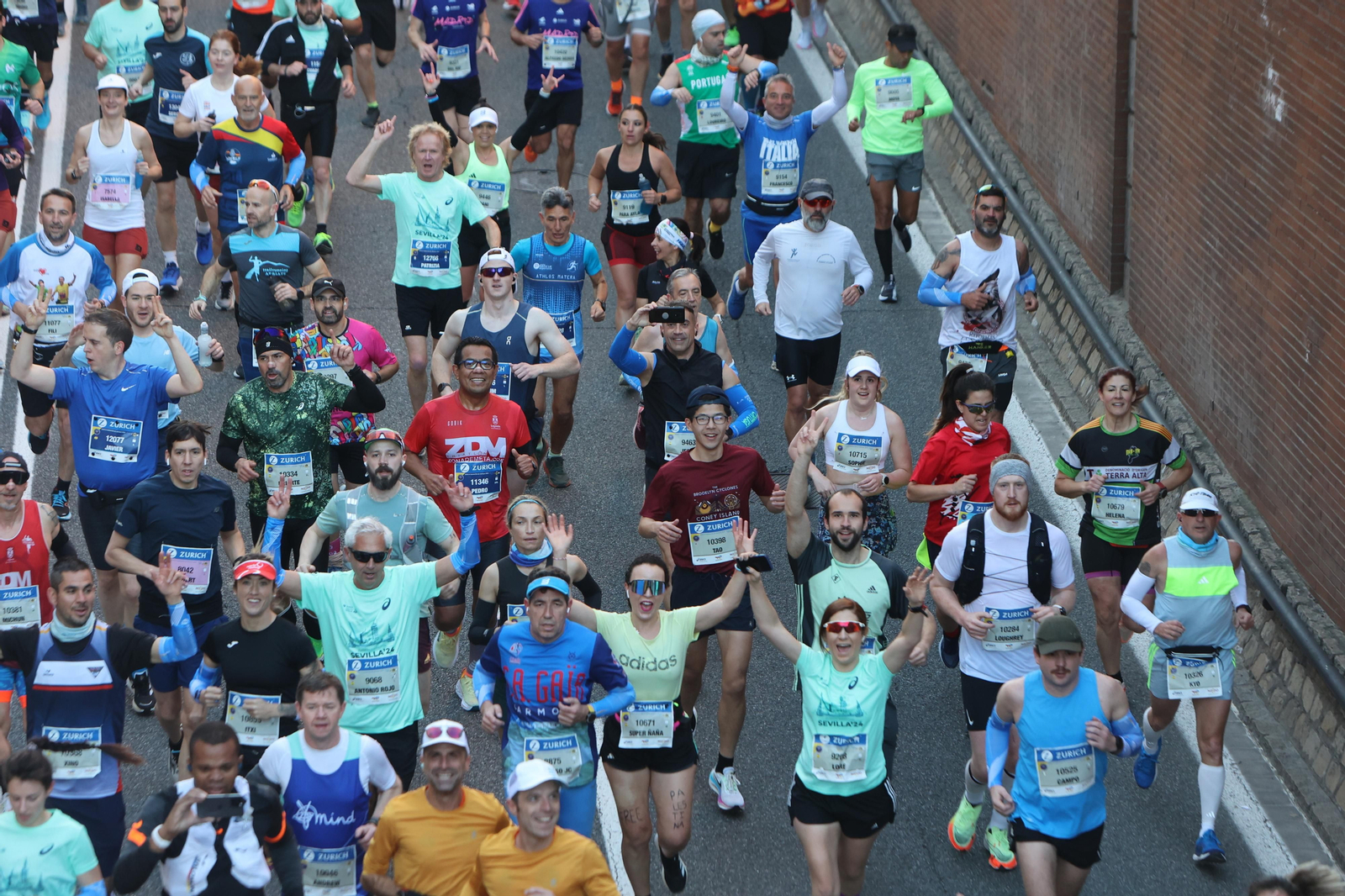 Búscate en la Zurich maratón de Sevilla