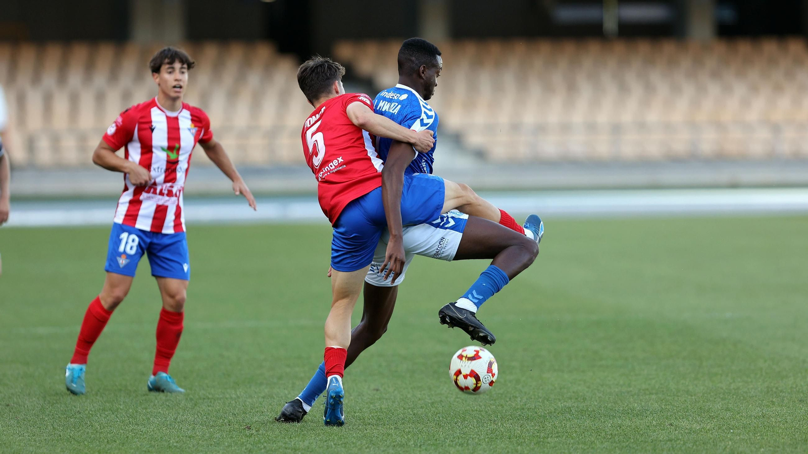Imágenes del Xerez DFC contra el Don Benito en Chapín