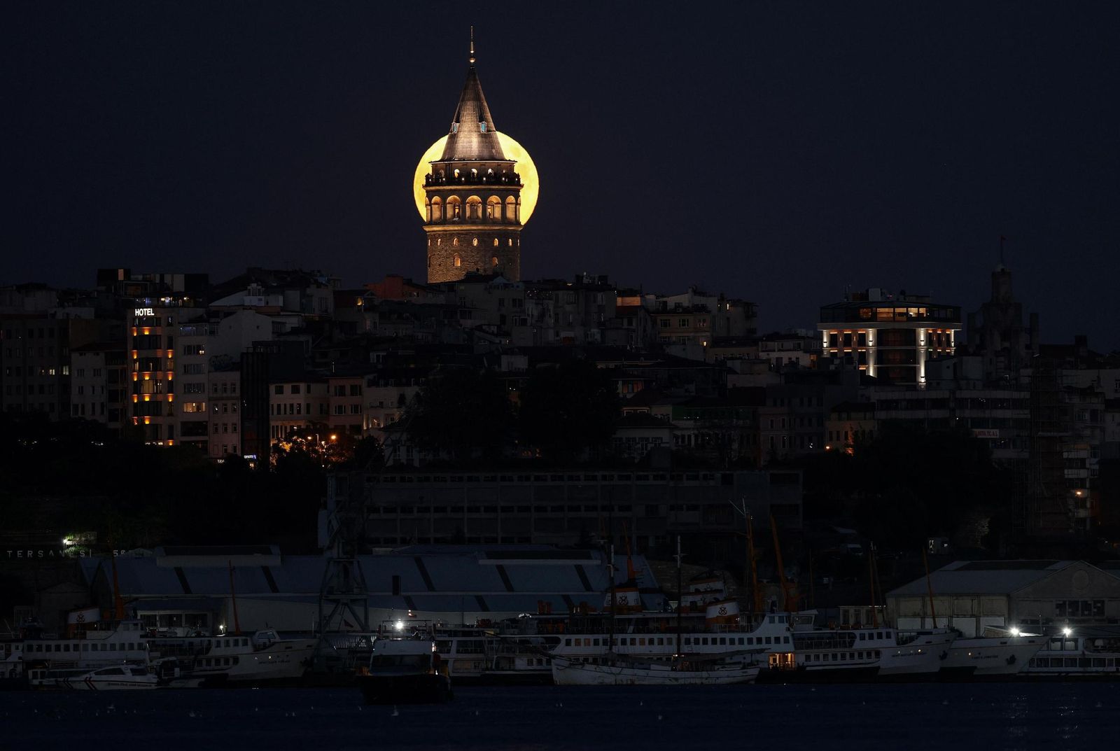 La Superluna azul captada en diferentes partes del planeta: un disfrute visual de la Luna del Esturión