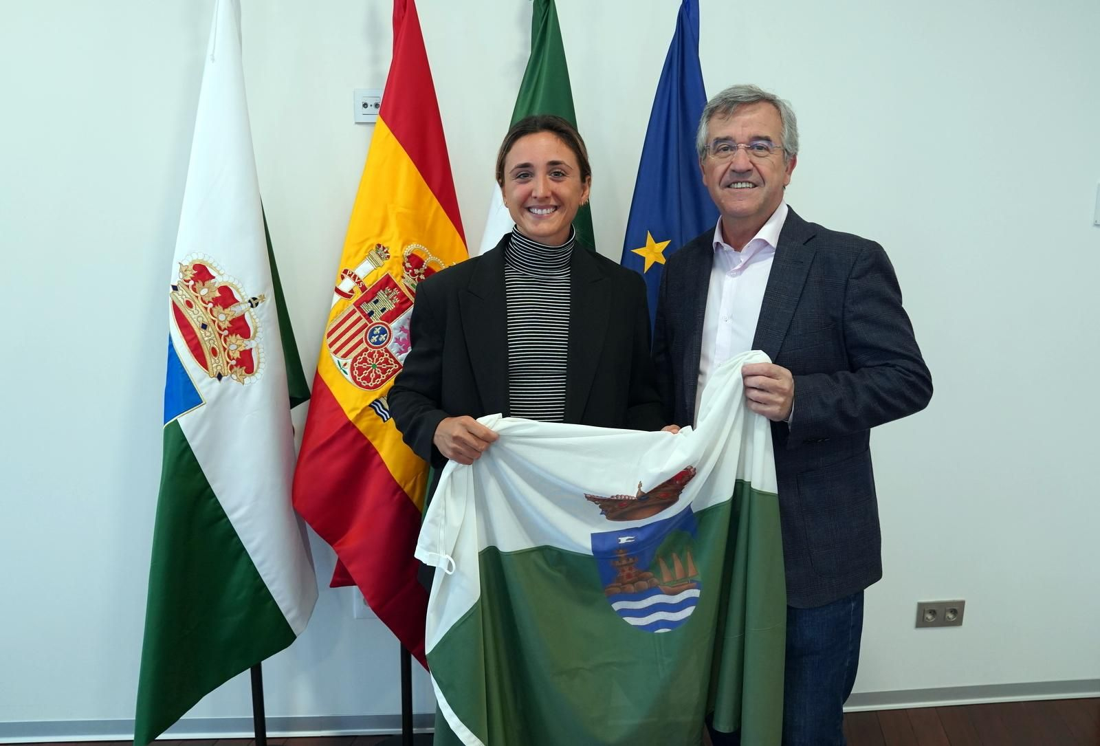 Ana Moncada, recibida por el alcalde. Ana Moncada, recibida por el alcalde.