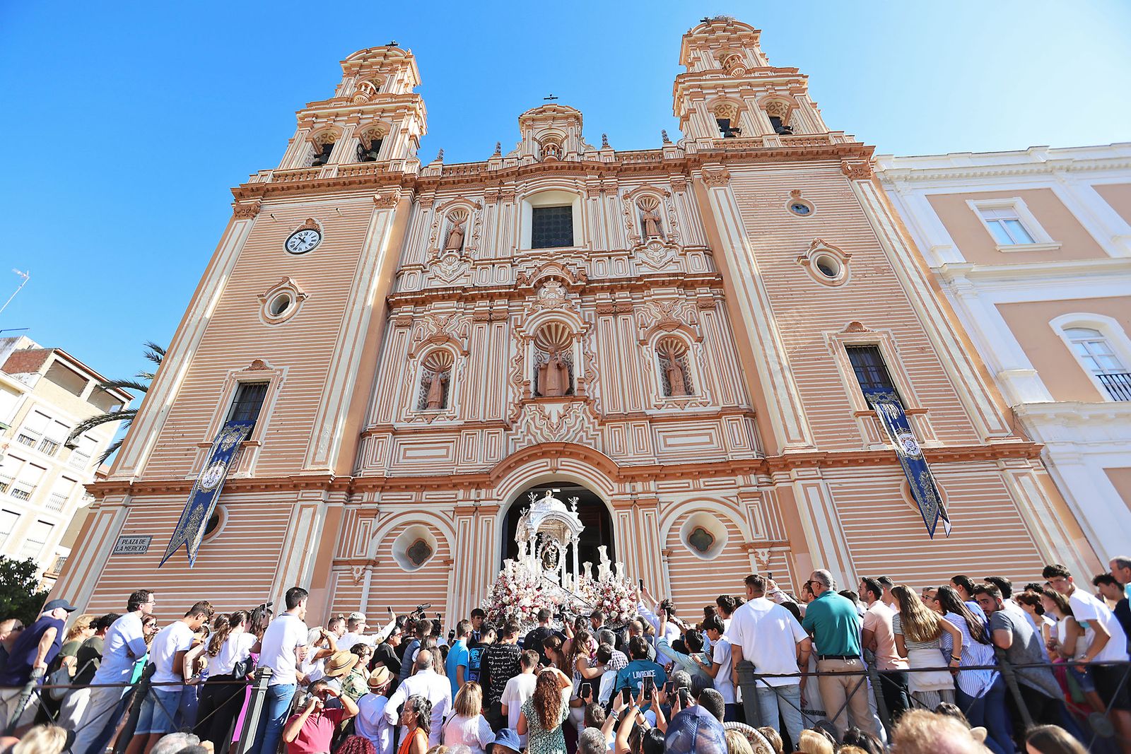 La bajada de la Virgen de La Cinta en imágenes