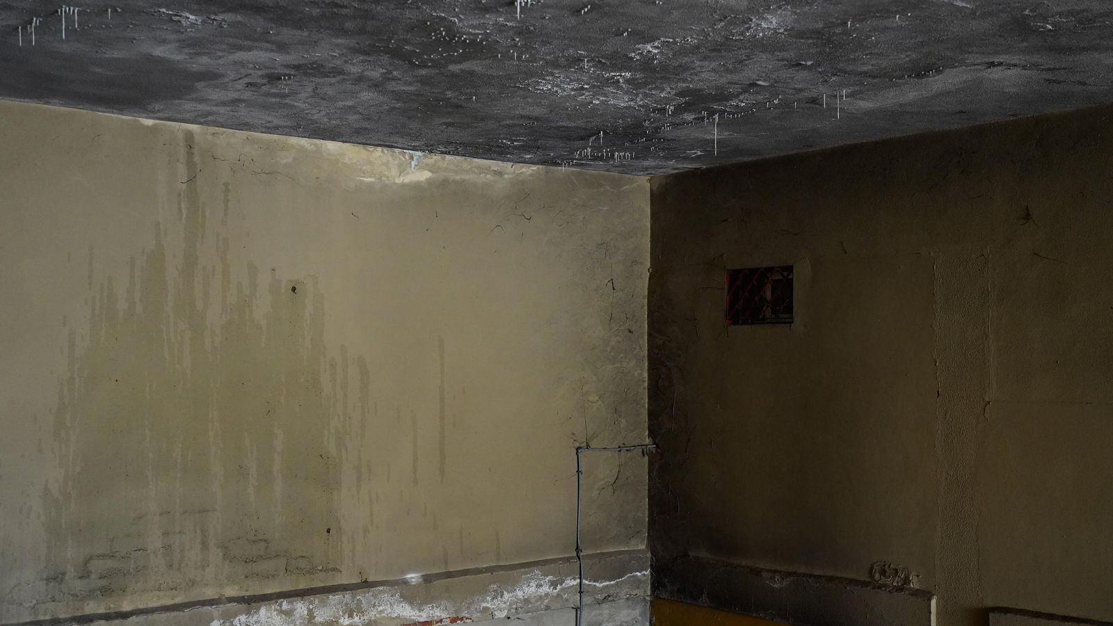 Así es la dejadez en el Centro Cívico de la reconquista.