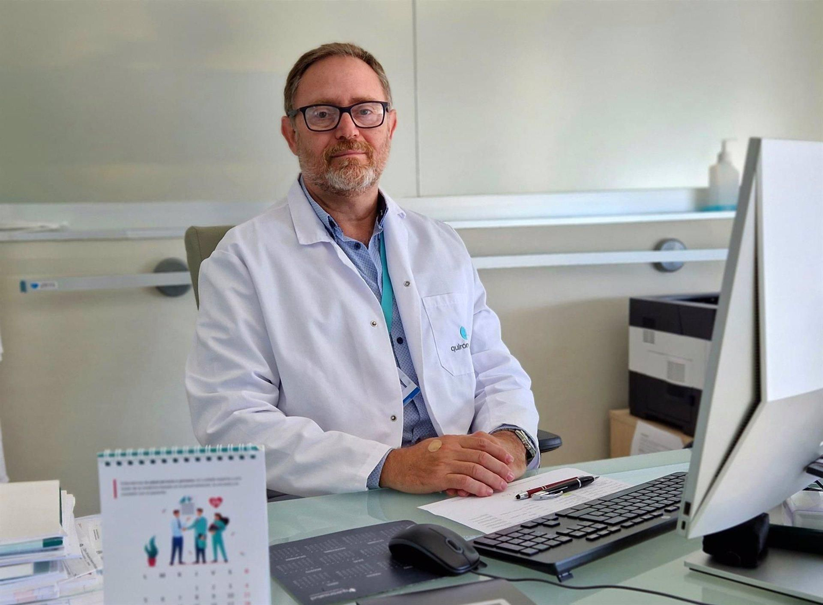 El doctor Diego Pérez, especialista del Departamento Integral de Oncología del Hospital Quirónsalud Marbella.