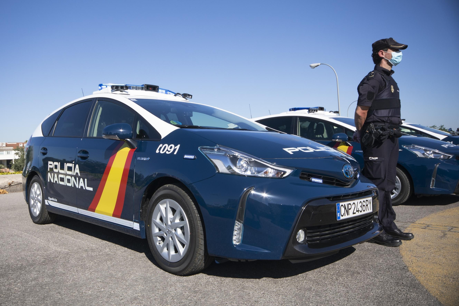 Sucesos del toque de queda en Granada : Destroza dos vehículos y agrede y escupe a la Policía