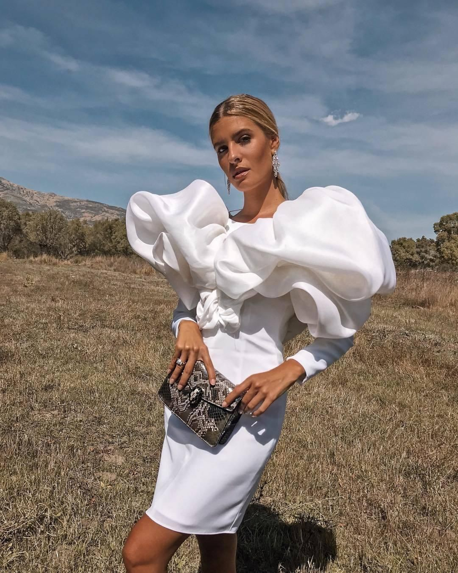 Teresa Andrés Gonzalvo también escogió a Zer García, y lució joyas de Bulgari. Instagram. Los looks de invitadas de la Boda de Pelayo Día y Andy Mc Dougall