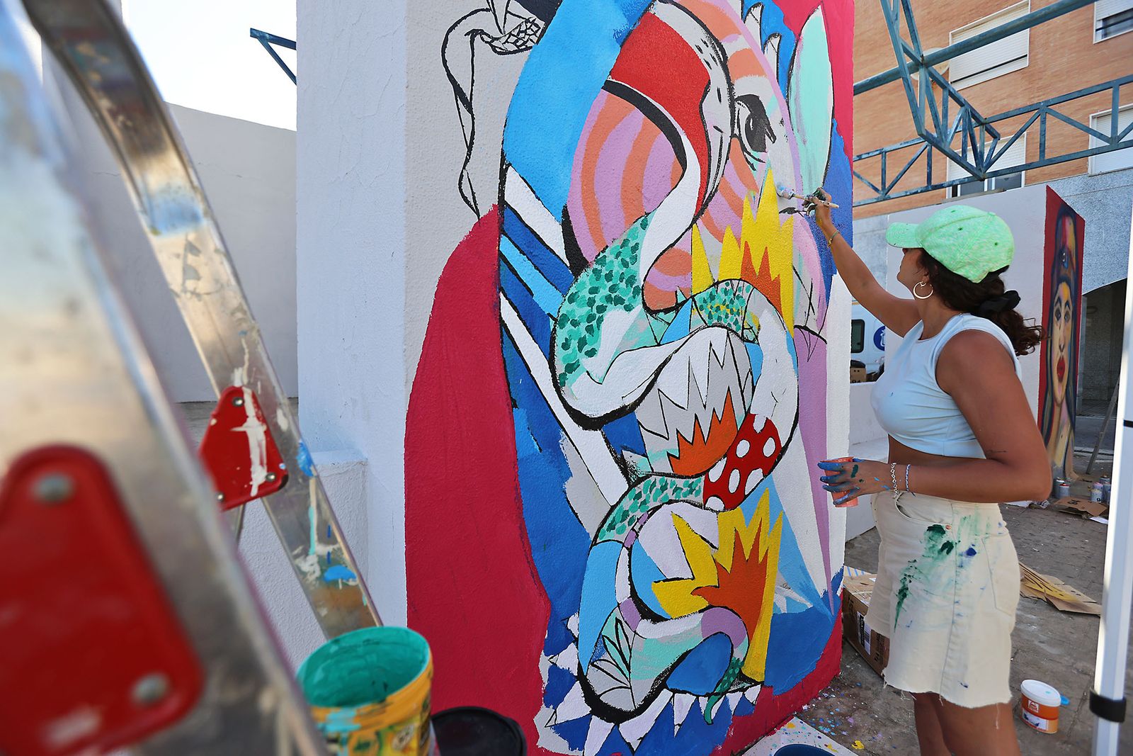 Imágenes de la muestra de arte urbano en la Plaza del Titan de Huelva