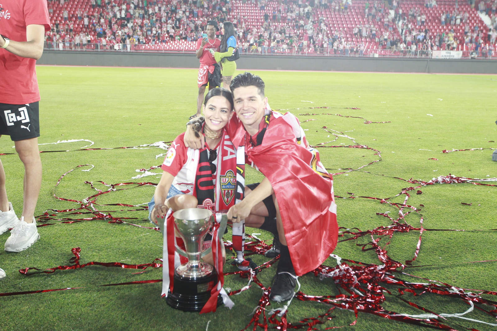 Las imágenes de la fiesta del ascenso de la U.D. Almería en el Estadio Mediterráneo.