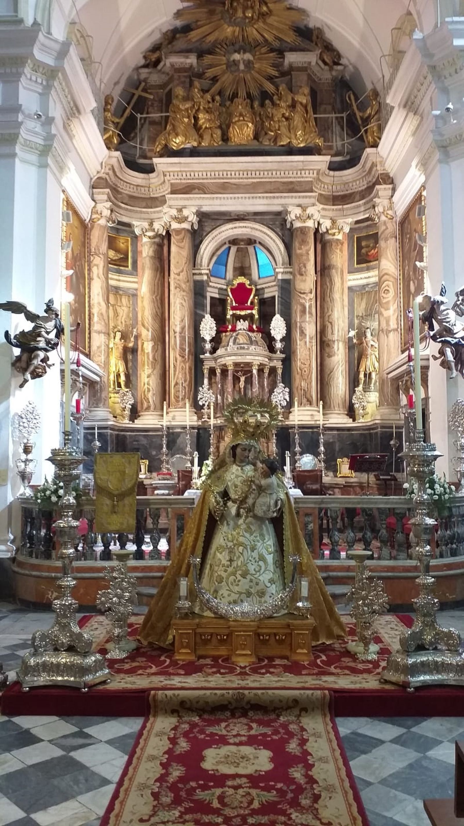 Virgen titular de la parroquia del Rosario