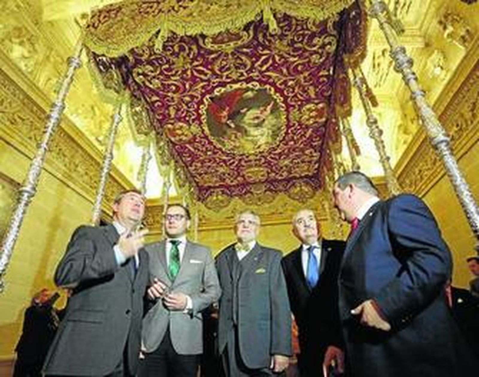 Juan Espadas, Jesús Rosado; el comisario, Carlos Bayarri; Carlos Bourrellier y el hermano mayor, Javier Bonilla.