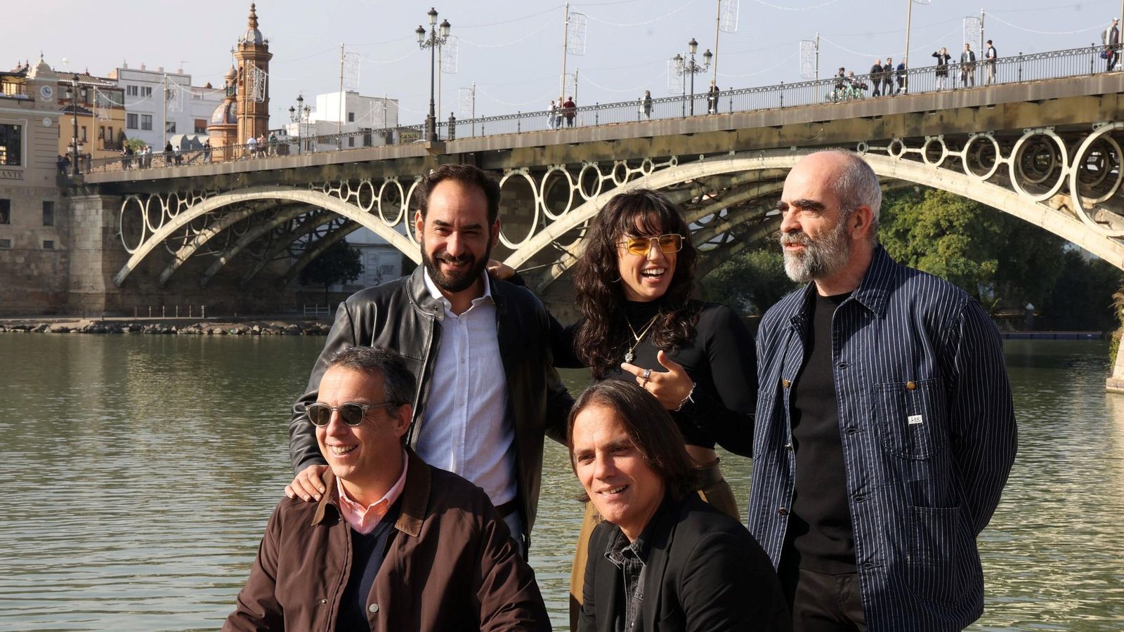 Los actores Jesús Carroza, Teresa Garzón y Luis Tosar (en la fila de arriba) con el productor Daniel Pérez Astiárraga y Rafael Cobos en el pasado Festival de Sevilla.