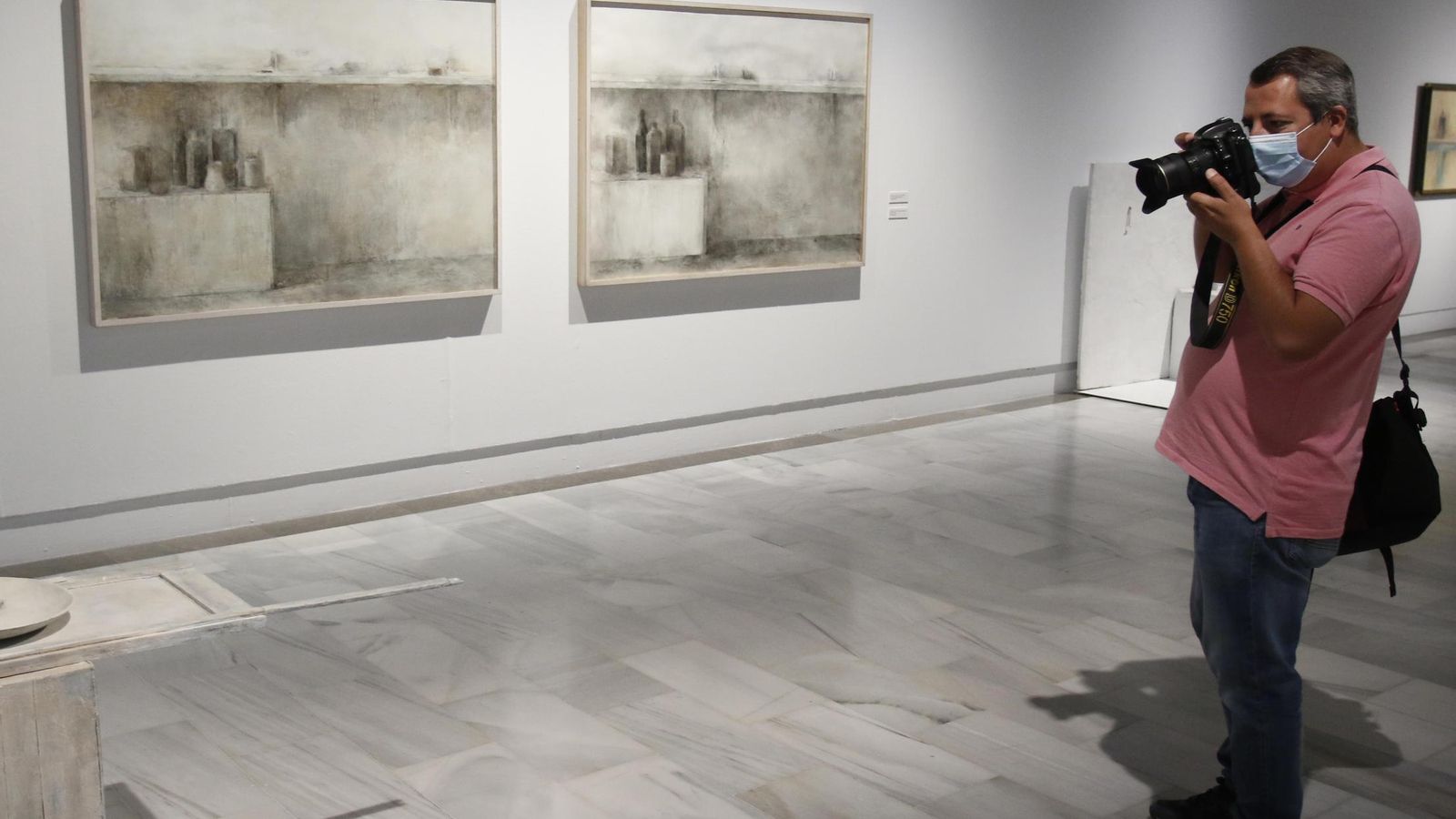 Dos de los dibujos de gran formato incluidos en la muestra.