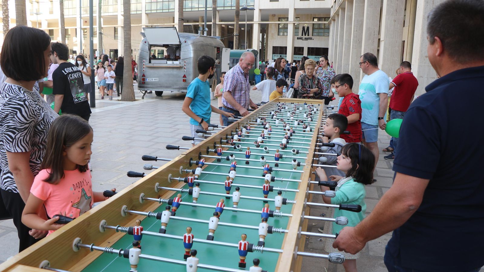 Futbolín gigante en la Plaza Mayor.