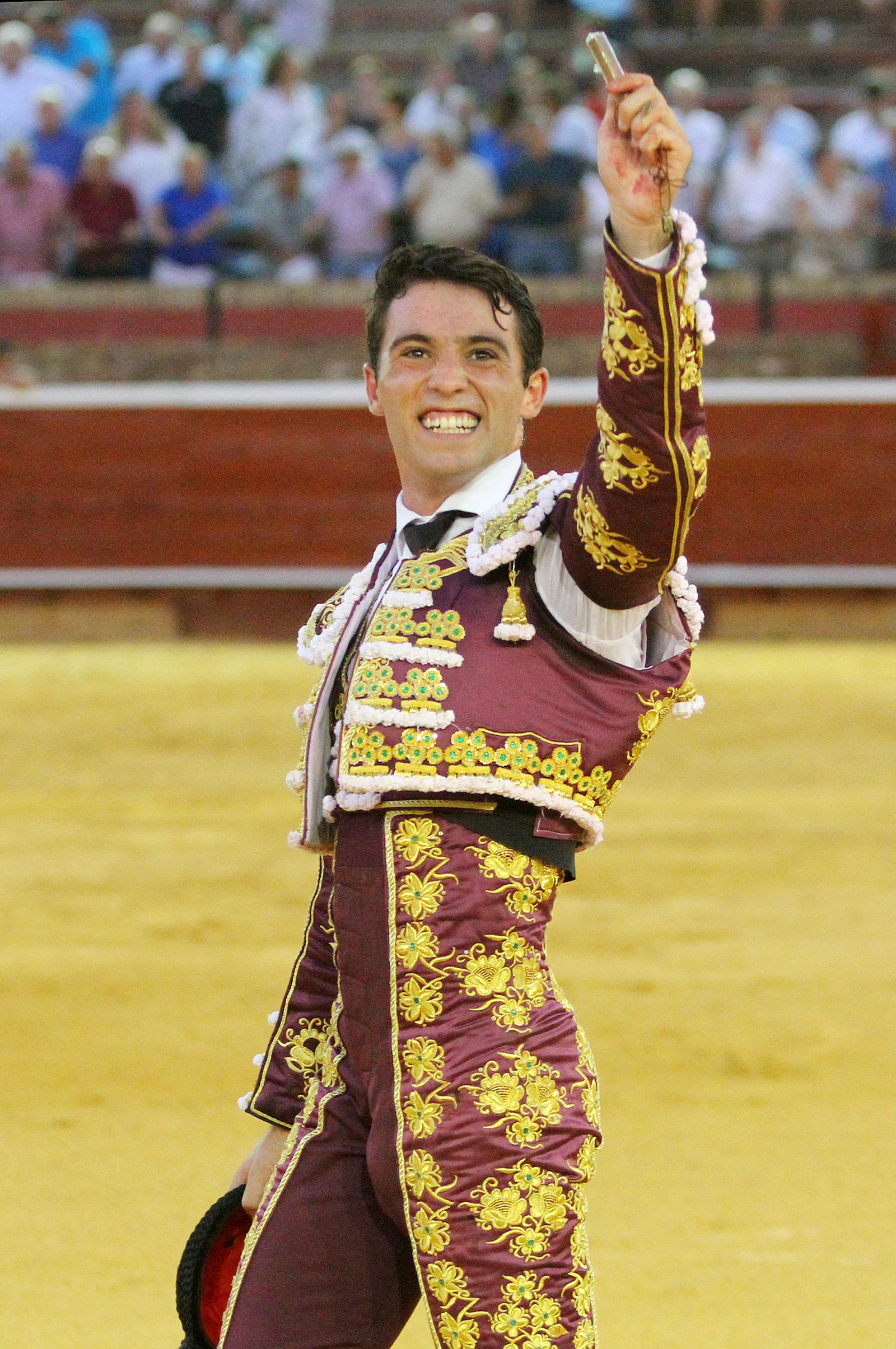 Imágenes de la Novillada de Rafael Serna, Emilio Silvera y Rodrigo Molina.