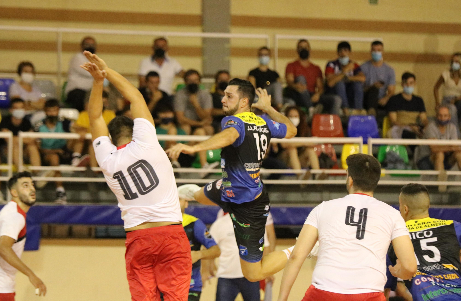 Los almerienses pierden su condición de colíderes