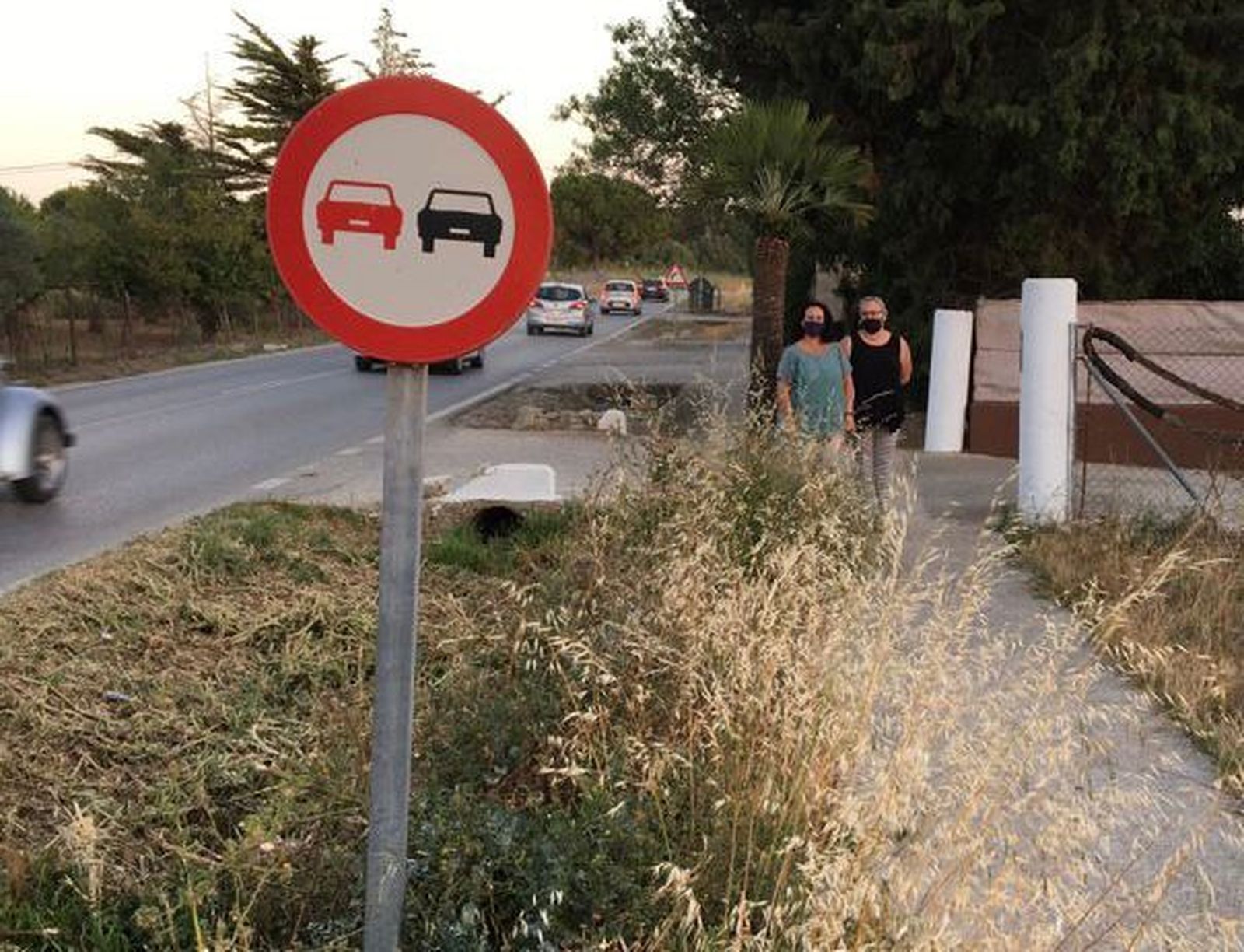 Las concejalas del PP, durante una reciente visita a la zona.