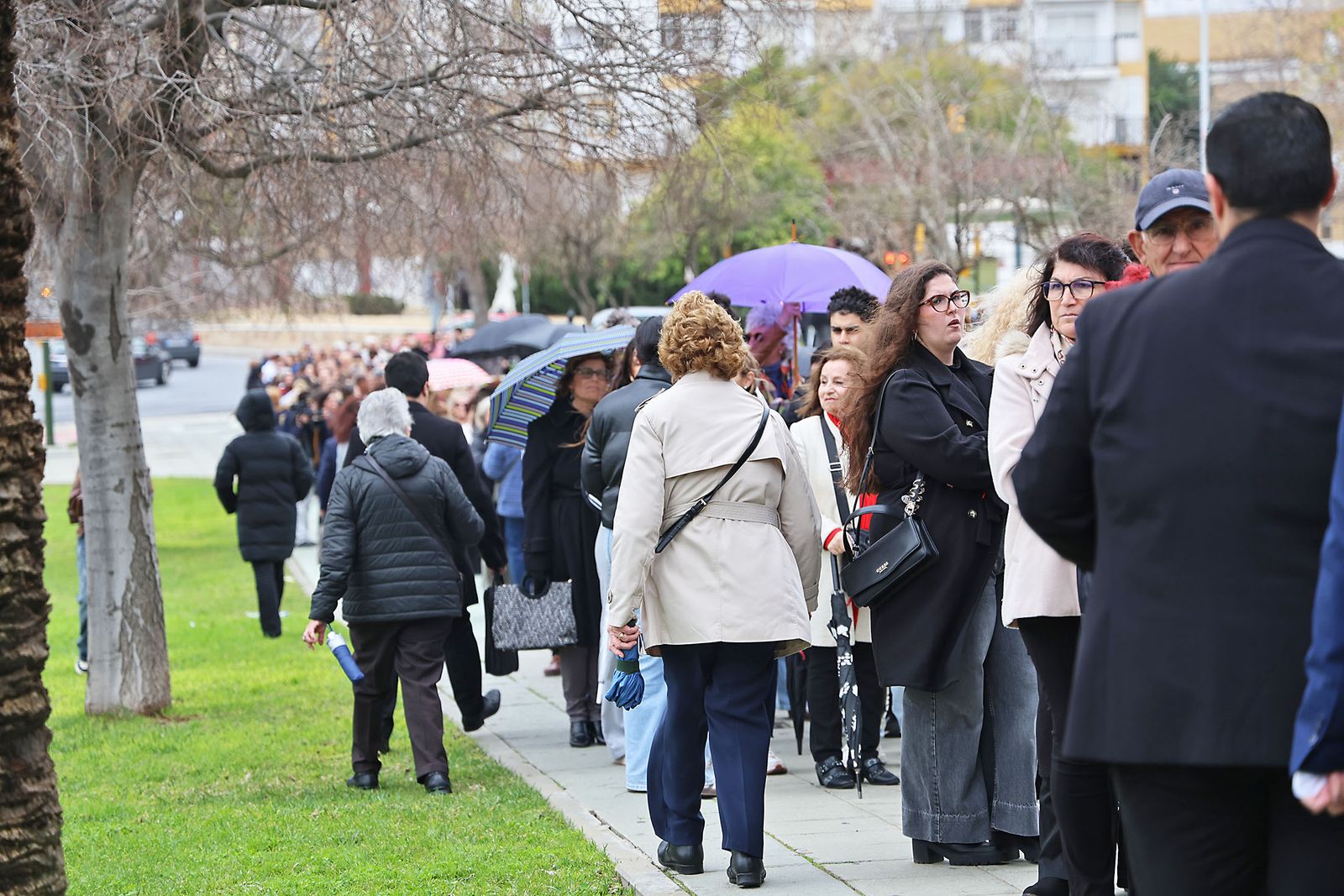 Fotografías del ambiente previo a la Misa funeral por las víctimas del accidente ferroviario