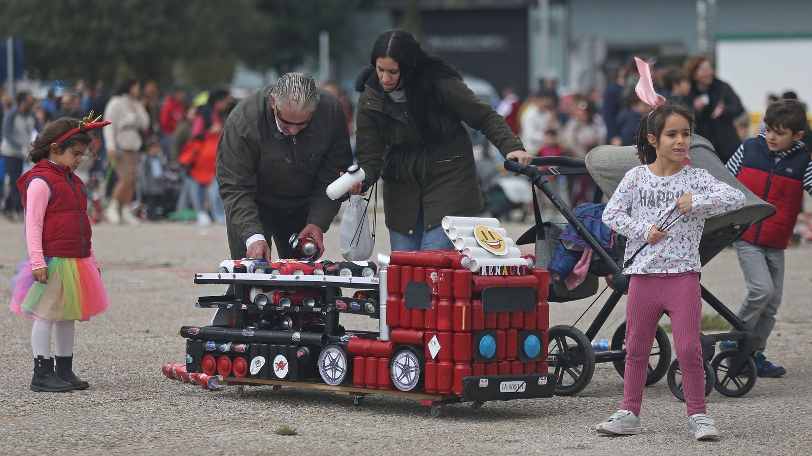Fotos del arrastre de latas en Algeciras