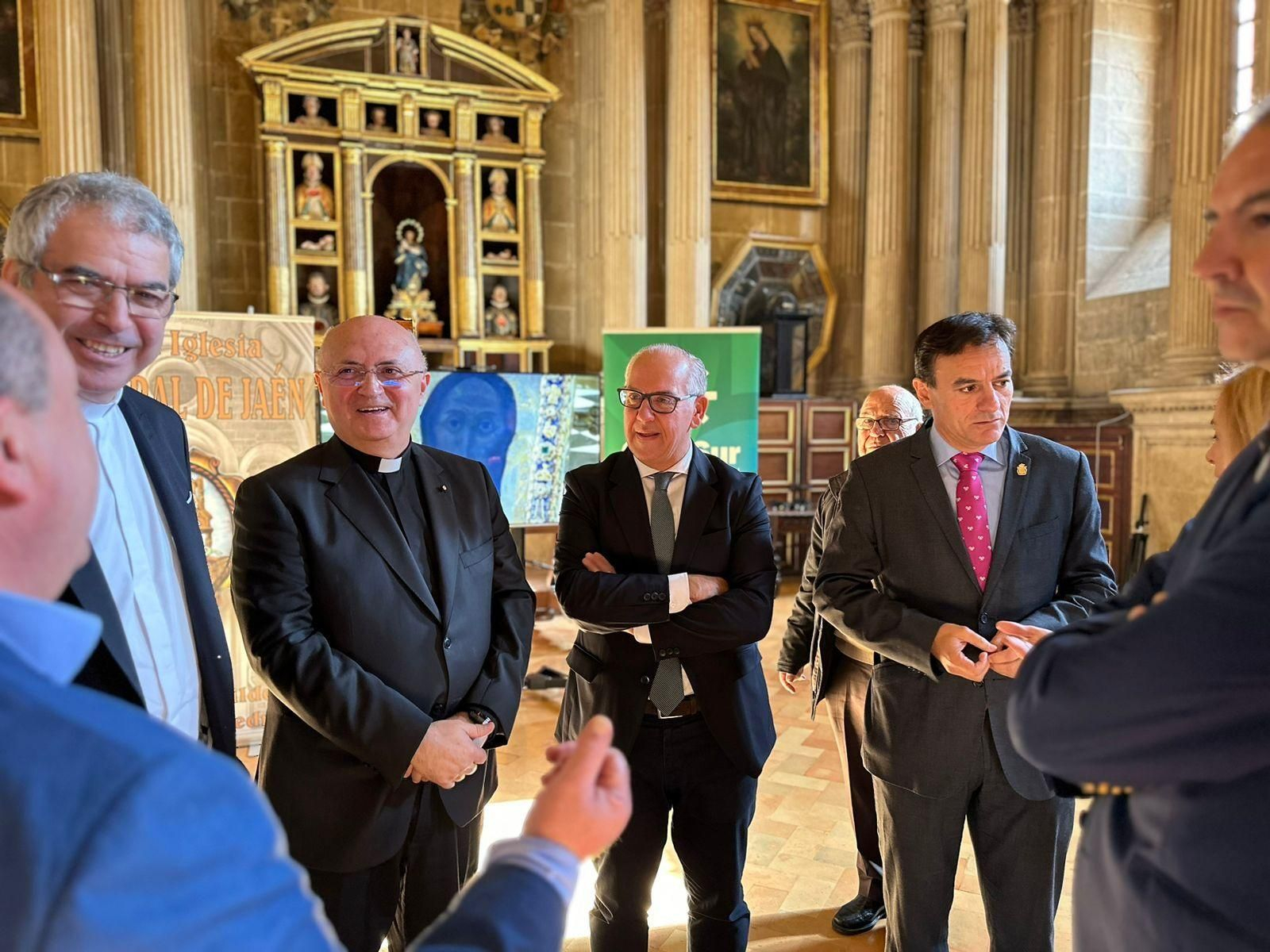 Presentación del serial de reportajes sobre la Catedral de Jaén.