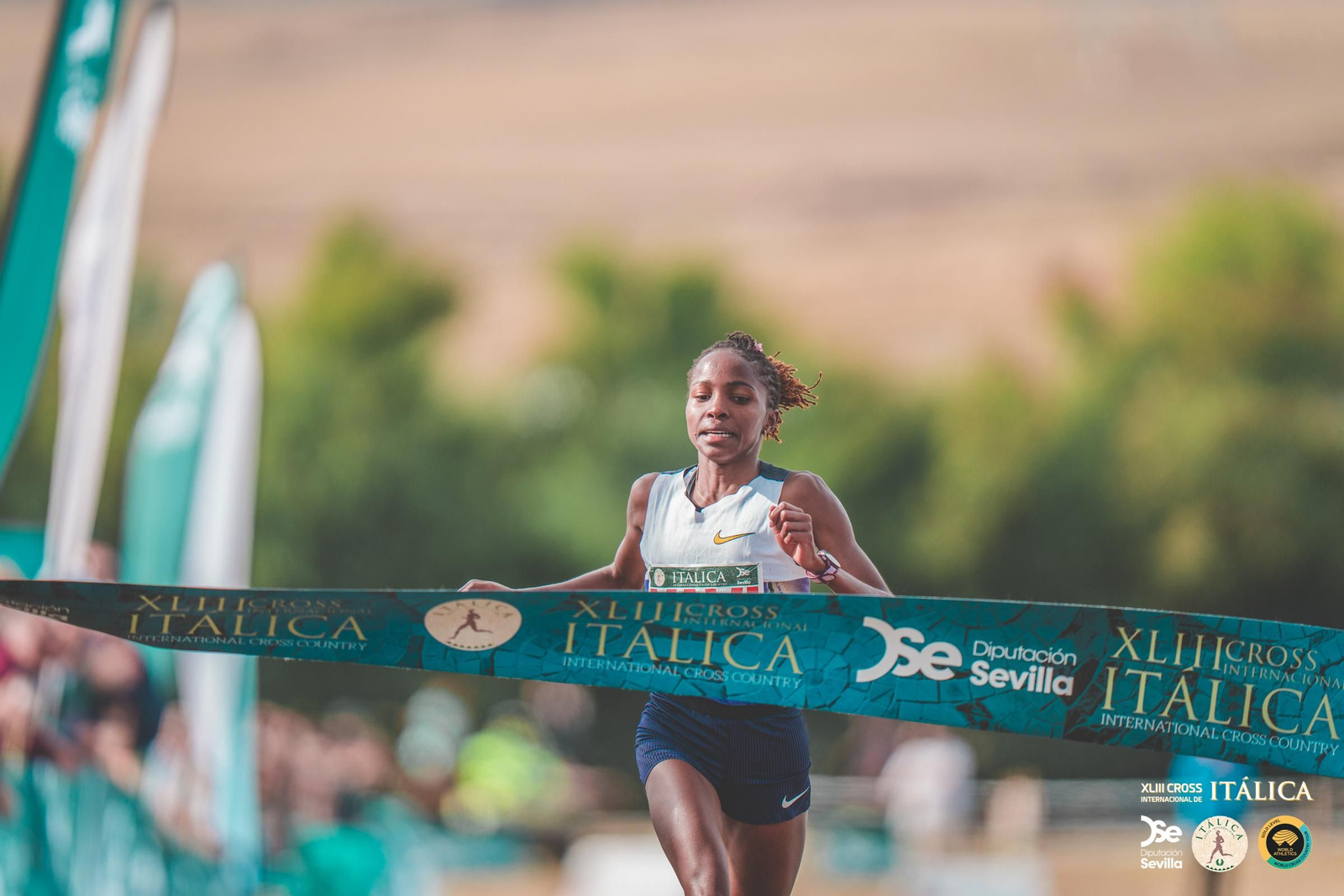 Búscate en las fotos del Cross de Itálica 2025 | 11