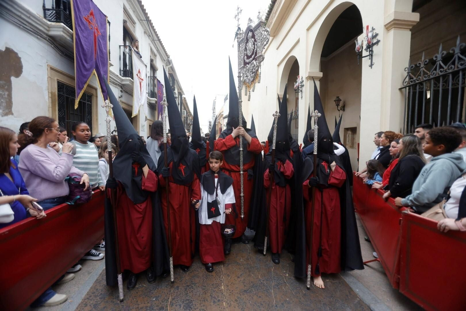 La procesión de las Penas de Santiago en este Domingo de Ramos, en imágenes