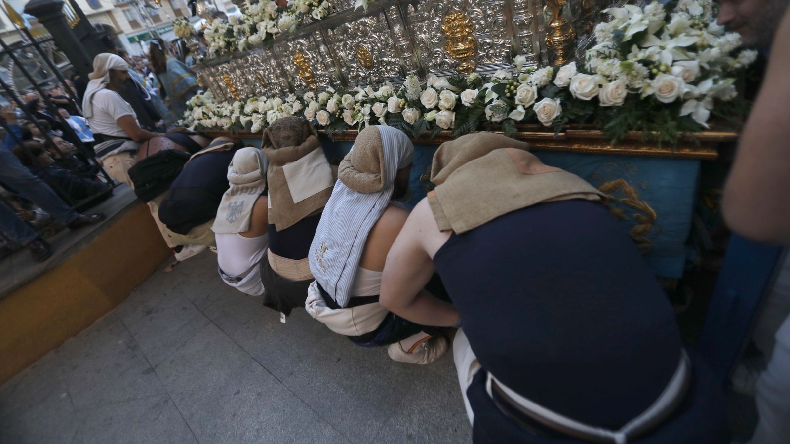 Las fotos de la procesión de la Inmaculada Concepción por las calles de la Línea