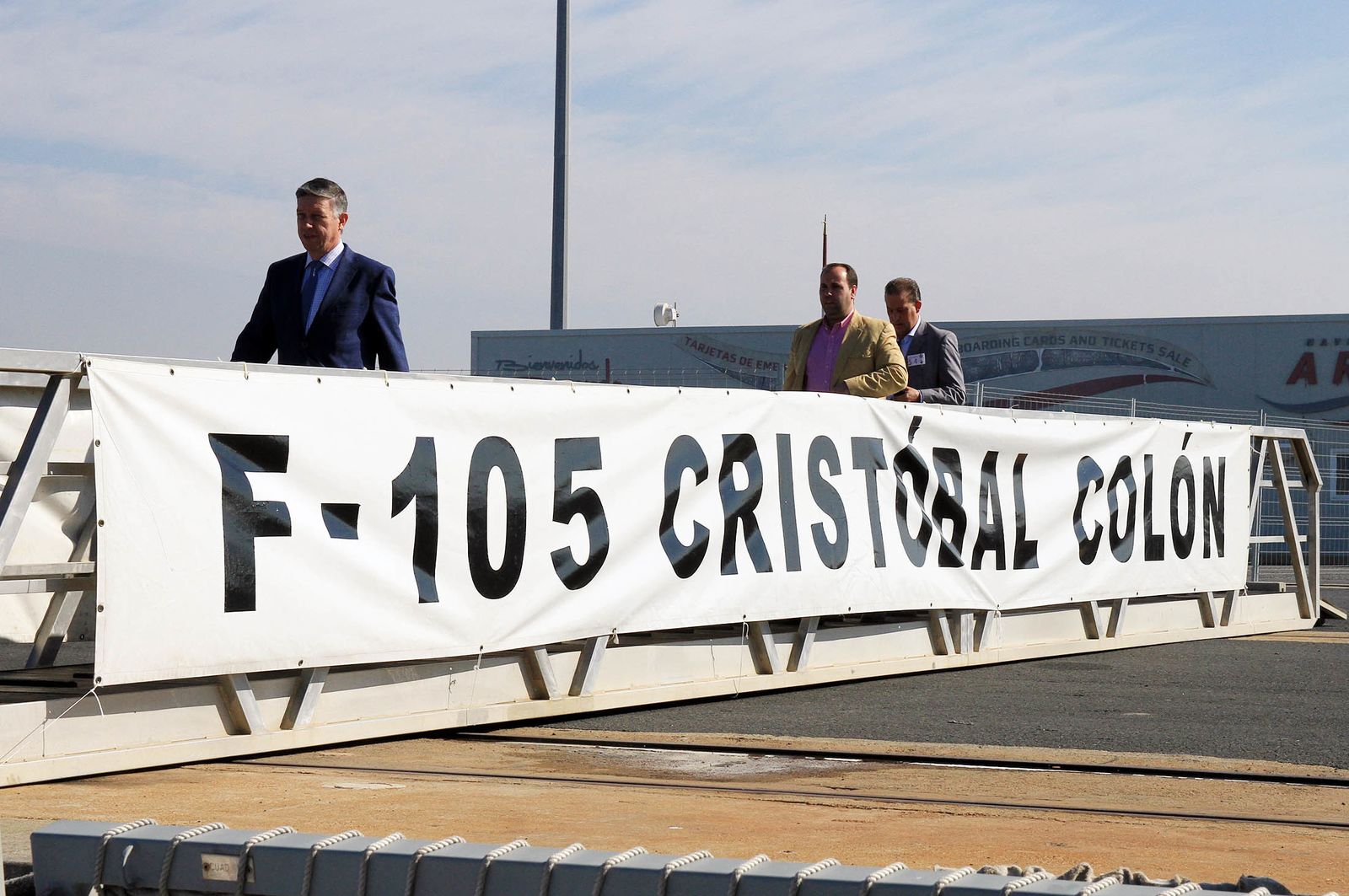 Imágenes de la Fragata Cristóbal Colón F-105