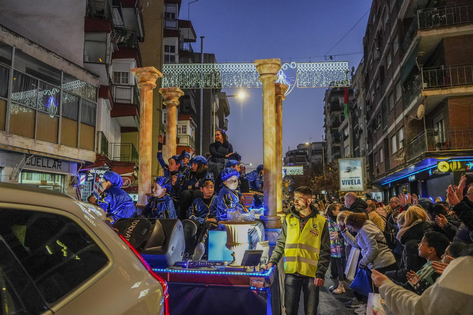 La cabalgata de los Reyes Magos de Granada, en imágenes