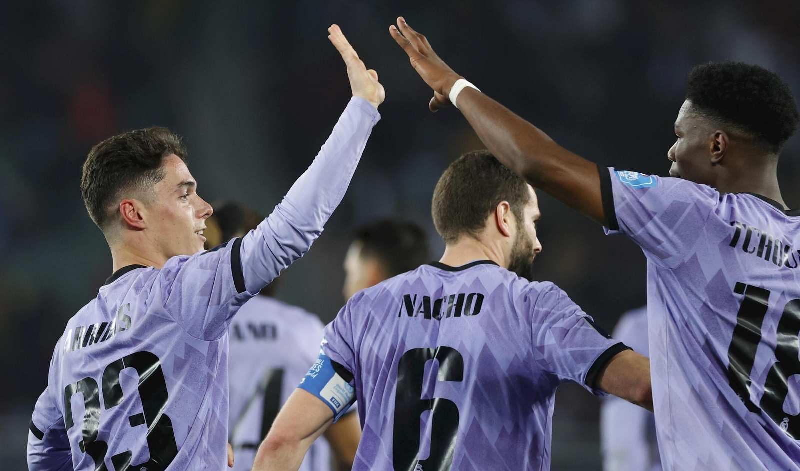 Arribas celebra con Tchouaméni el gol que anotó en semifinales del último Mundial de clubes