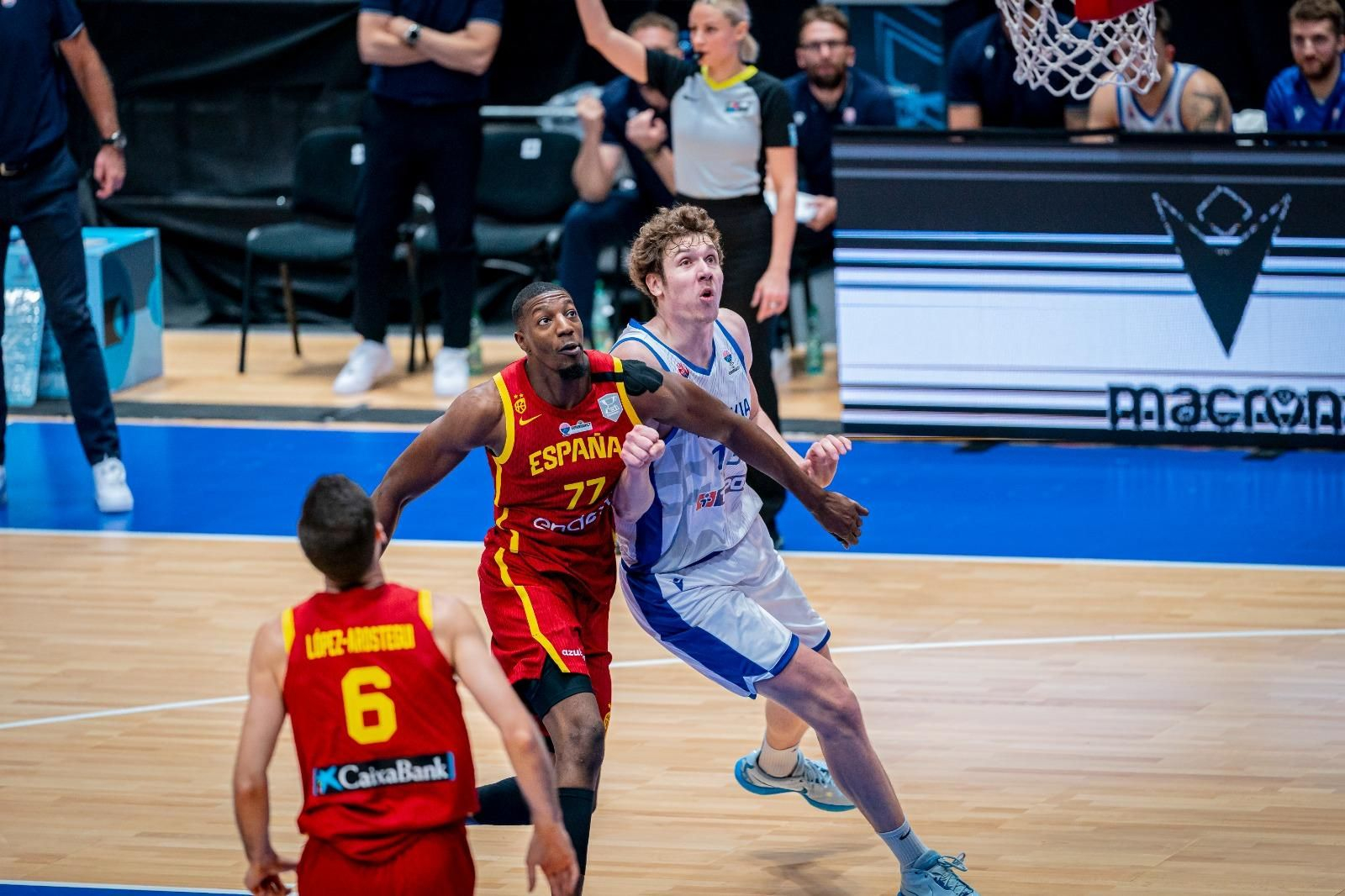 Milagro de España en la locura de Eslovaquia con buena participación de los cajistas