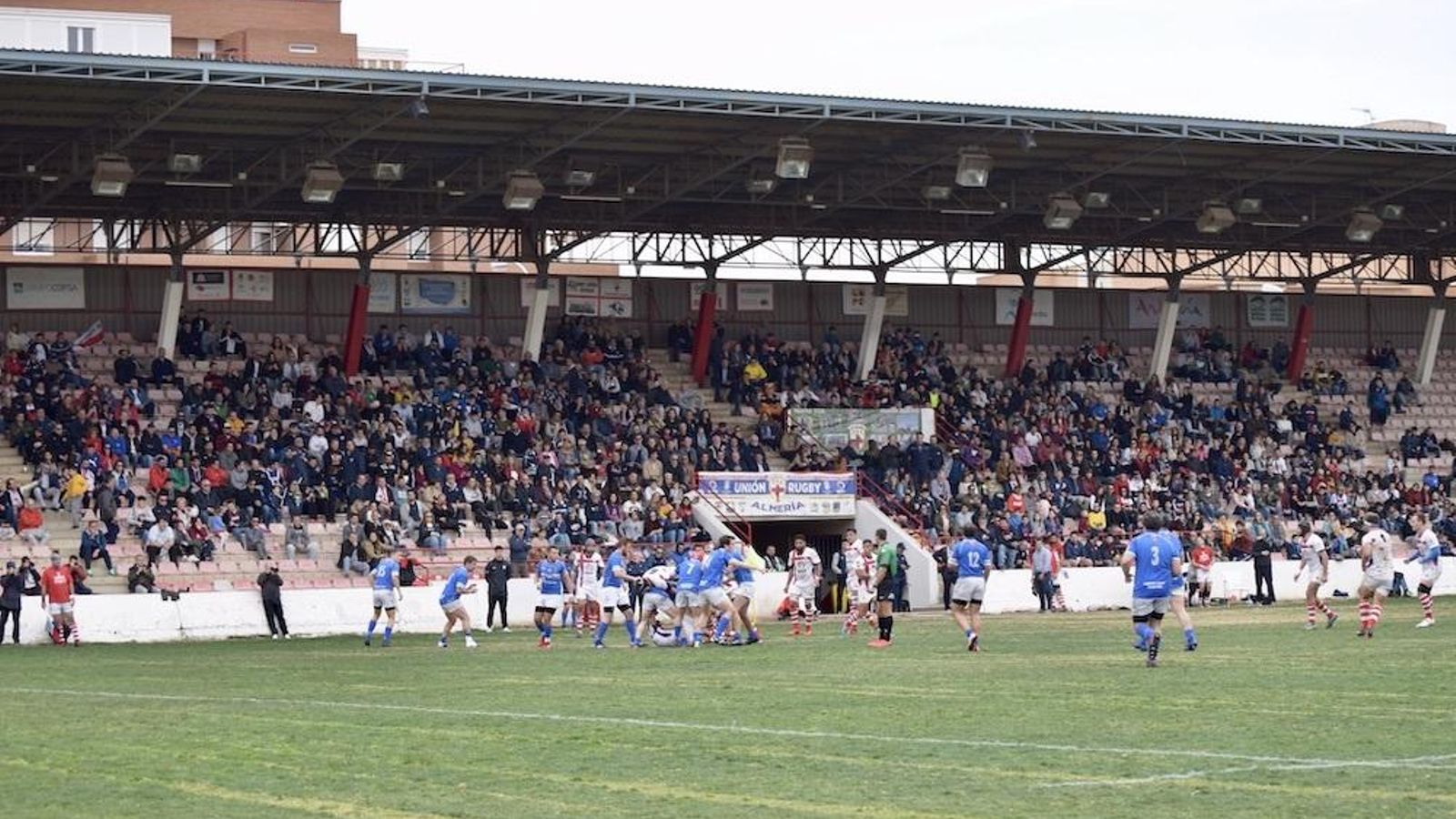 La grada del Juan Rojas con un importante número de espectadores.