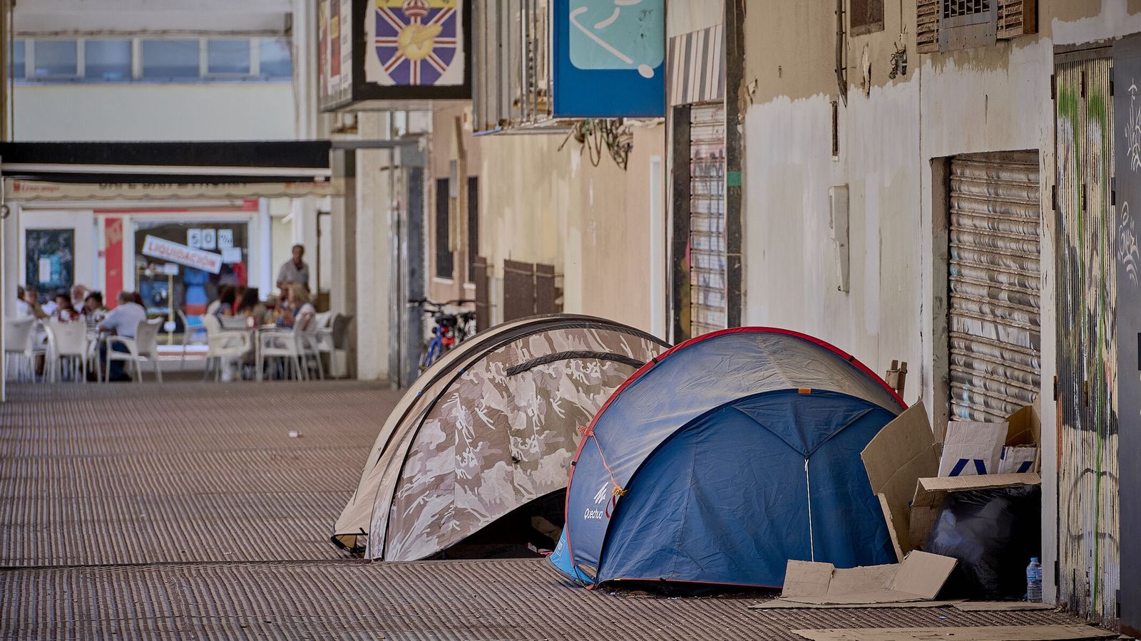 Acampada de personas sin hogar en Cádiz.