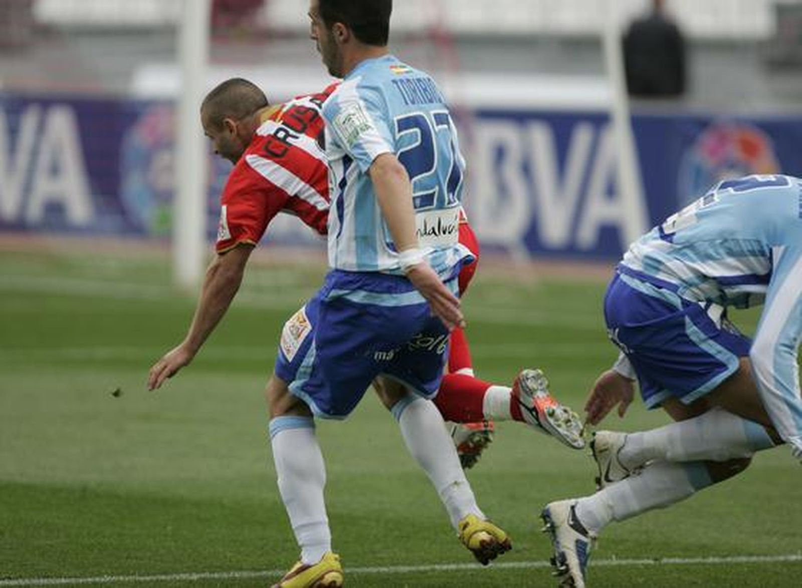 El Almería vence al Málaga en el estadio Mediterráneo. / Javier Alonso