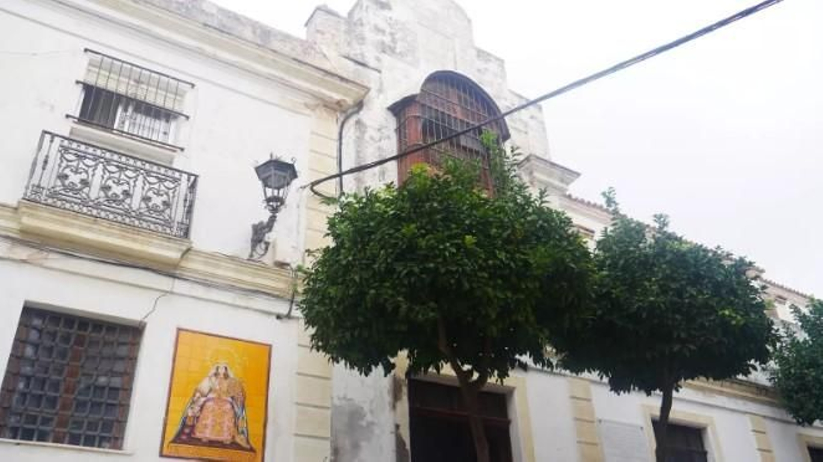 fachada del antiguo convento, que lleva casi 9 años cerrado y sin uso.