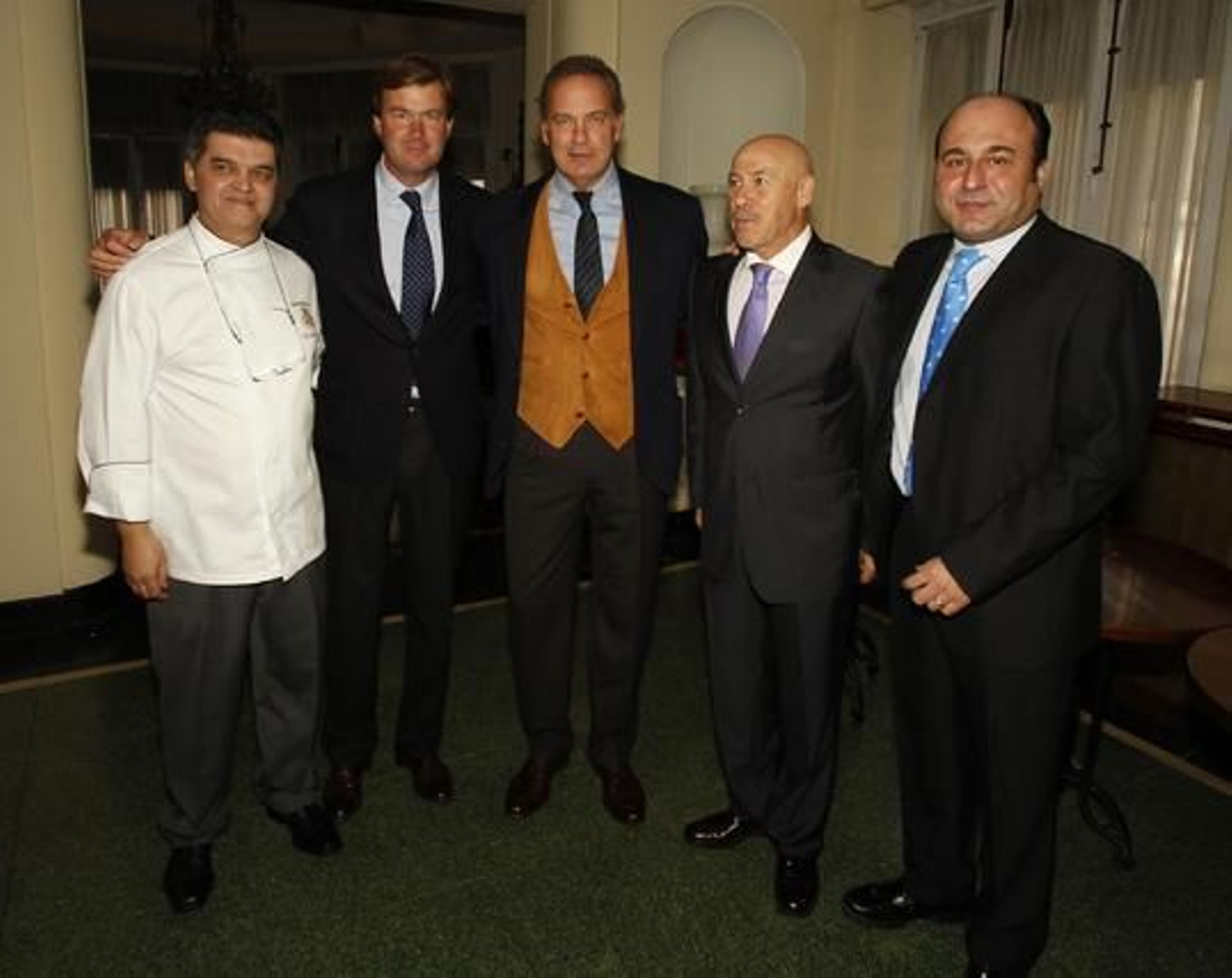 Los jerezanos afincados en Madrid se dieron cita en el Centro Cultural de los ejércitos para rendir homenaje a Bertín Osborne./José Ramón Ladra

Foto: Jose Ramon Ladra