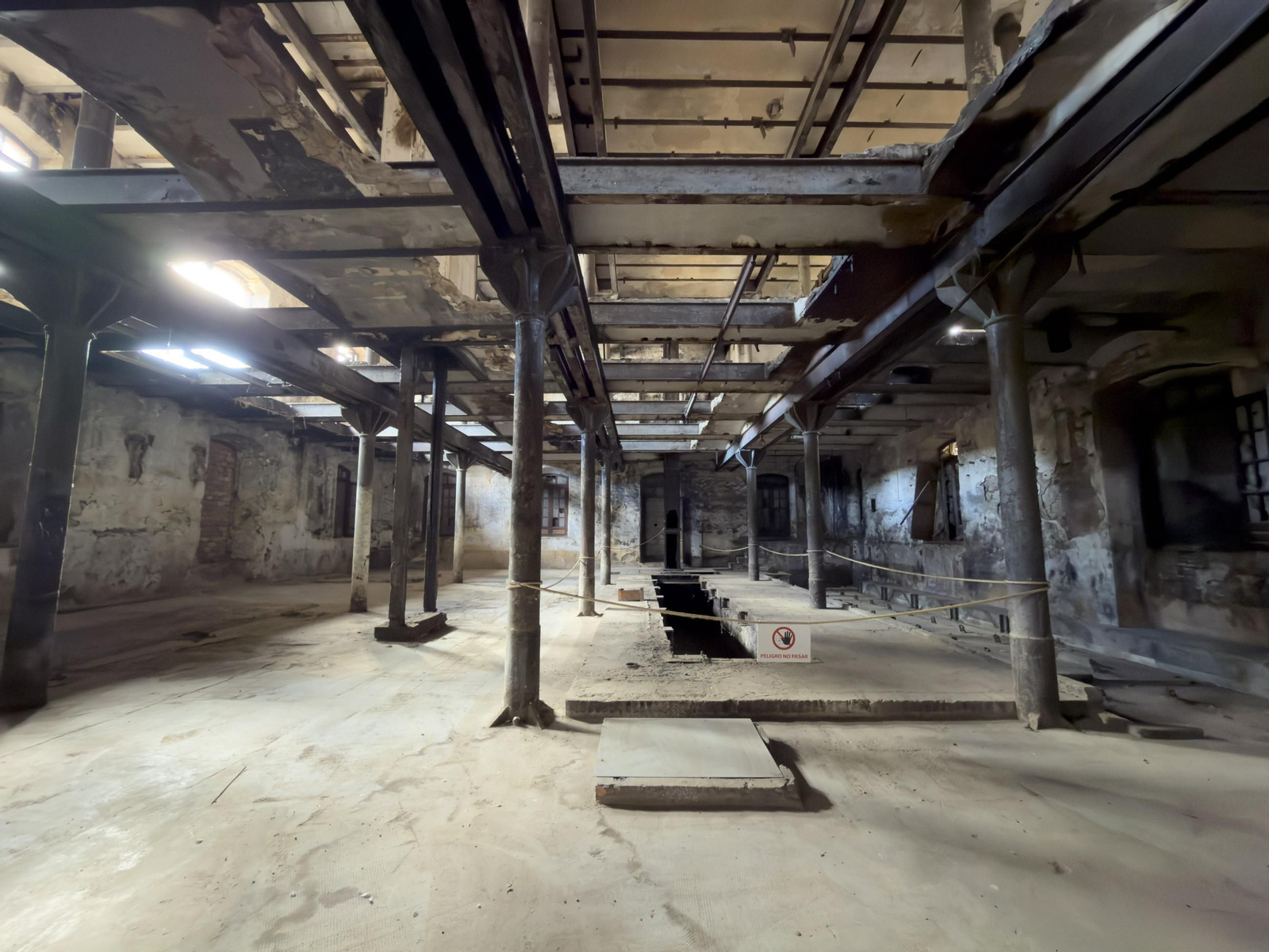Fotos: en el interior del futuro complejo de la Universidad de Granada en la Azucarera de San Isidro